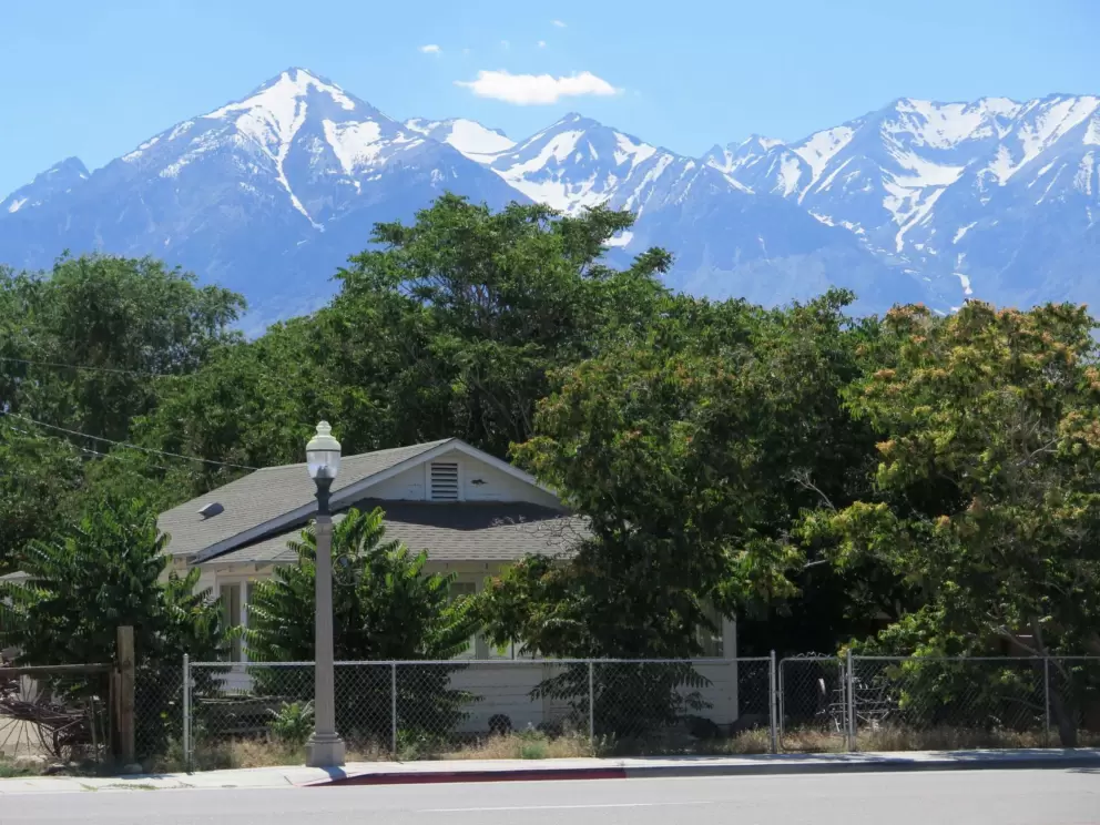 Views of the mountains in Independence CA.
