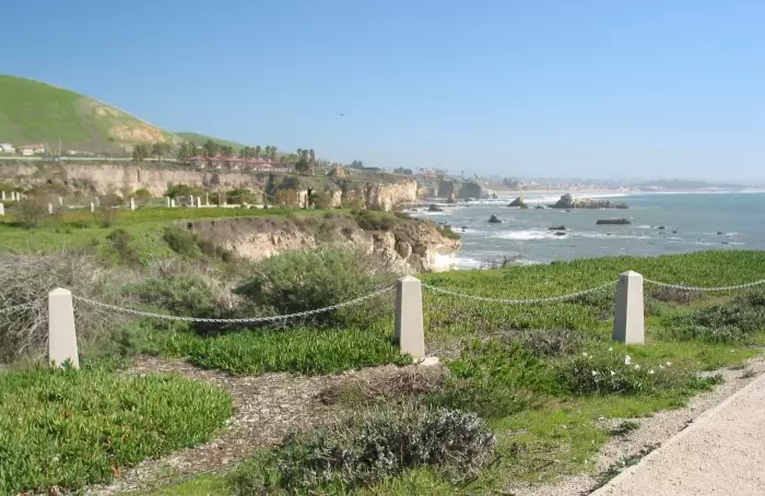 The amazing sea view at Dinosaur Caves Park.