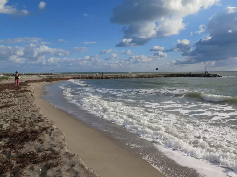Looking toward the jetty from Jupiter Beach.