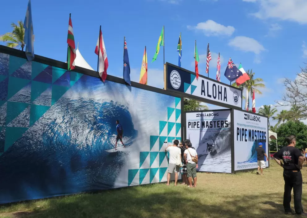 Everyone loves the Pipeline Masters surf contest!