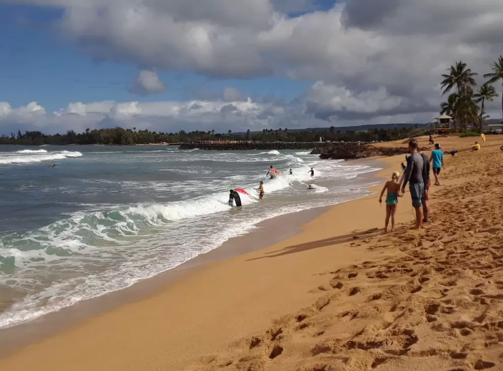Beautiful light at Haleiwa Alii Beach.