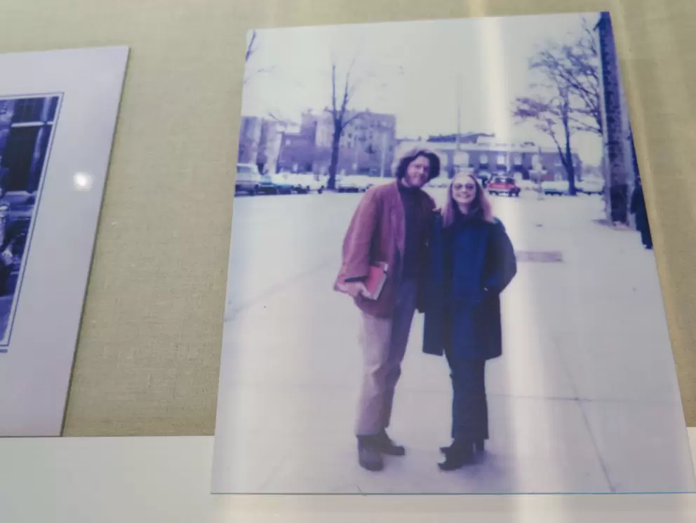 Hillary and Bill, the young couple.