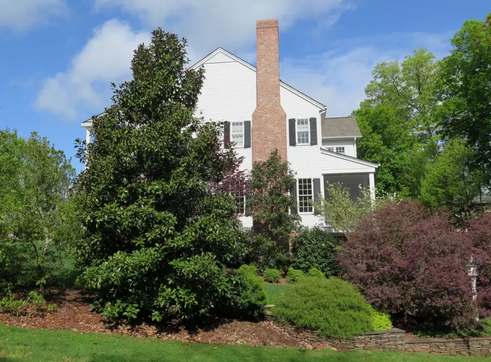 Handsome houses you see along the way.