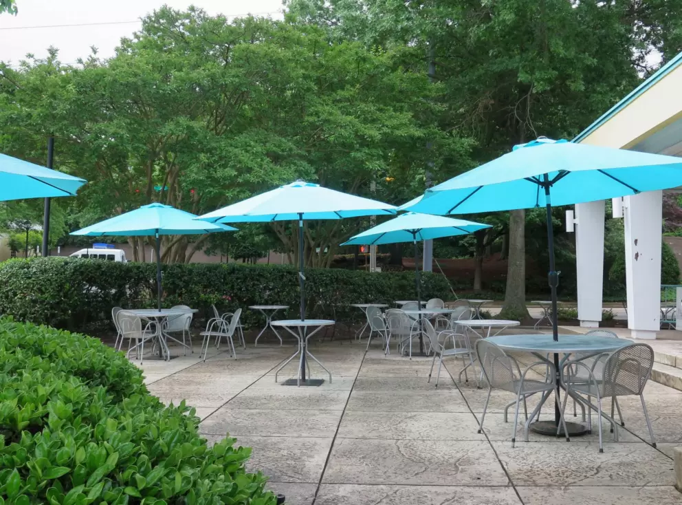 Tables outside Cafe Carolina and Bakery.