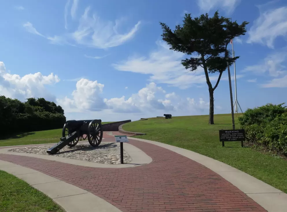 30-pounder parrott rifle. Union forces used these to bombard the fort in 1862.