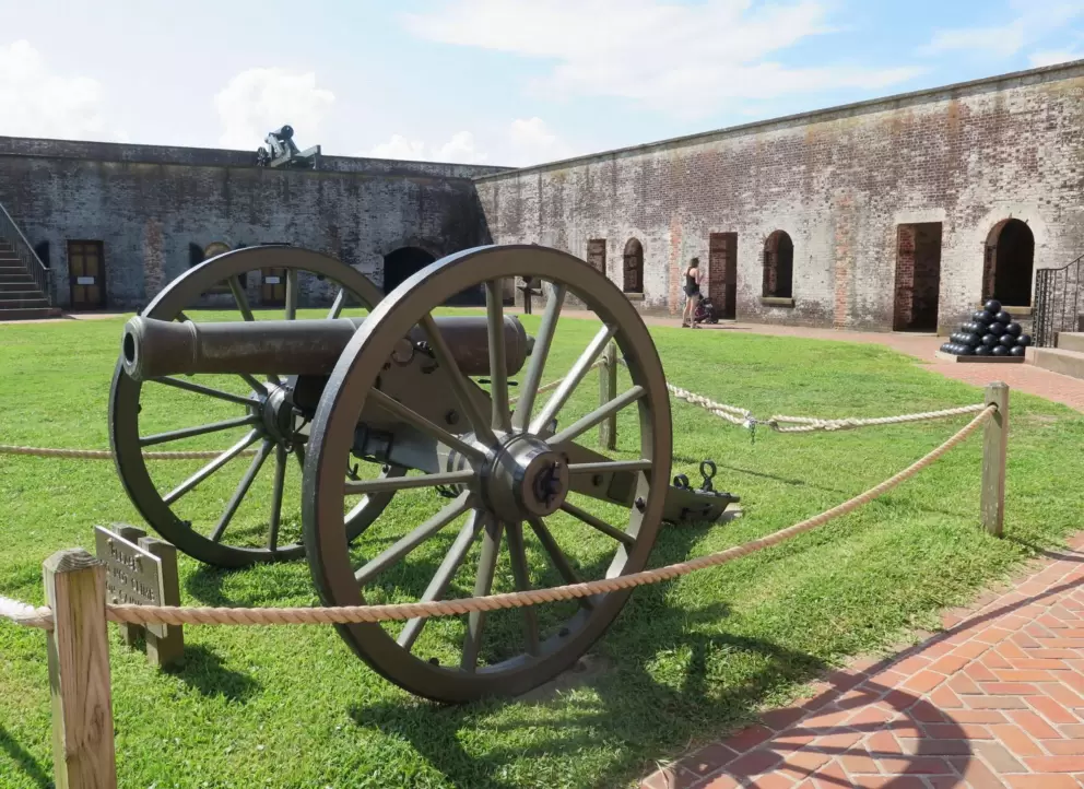 6-pounder field cannon.