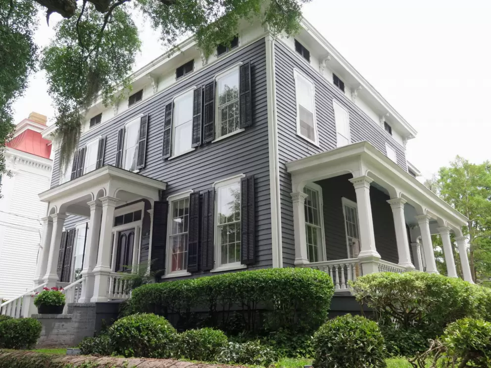 Beautiful stately house.