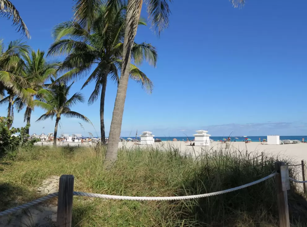 View of the beach from the bike path near 16th Street.