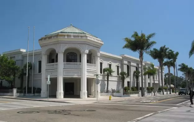 Ventura has some great architecture! Here is Figueroa Street, the end of Figueroa Square. 