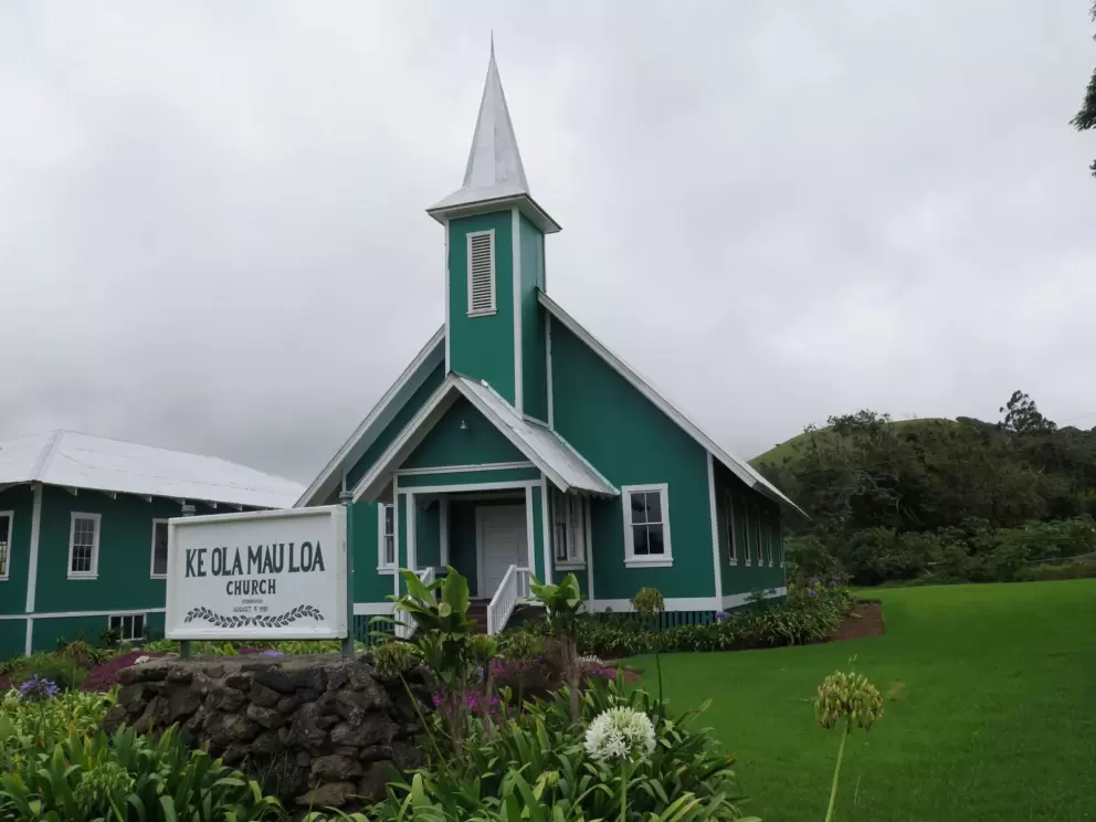 Keola Mauloa Church is so sweet with its emerald green color and white outline.