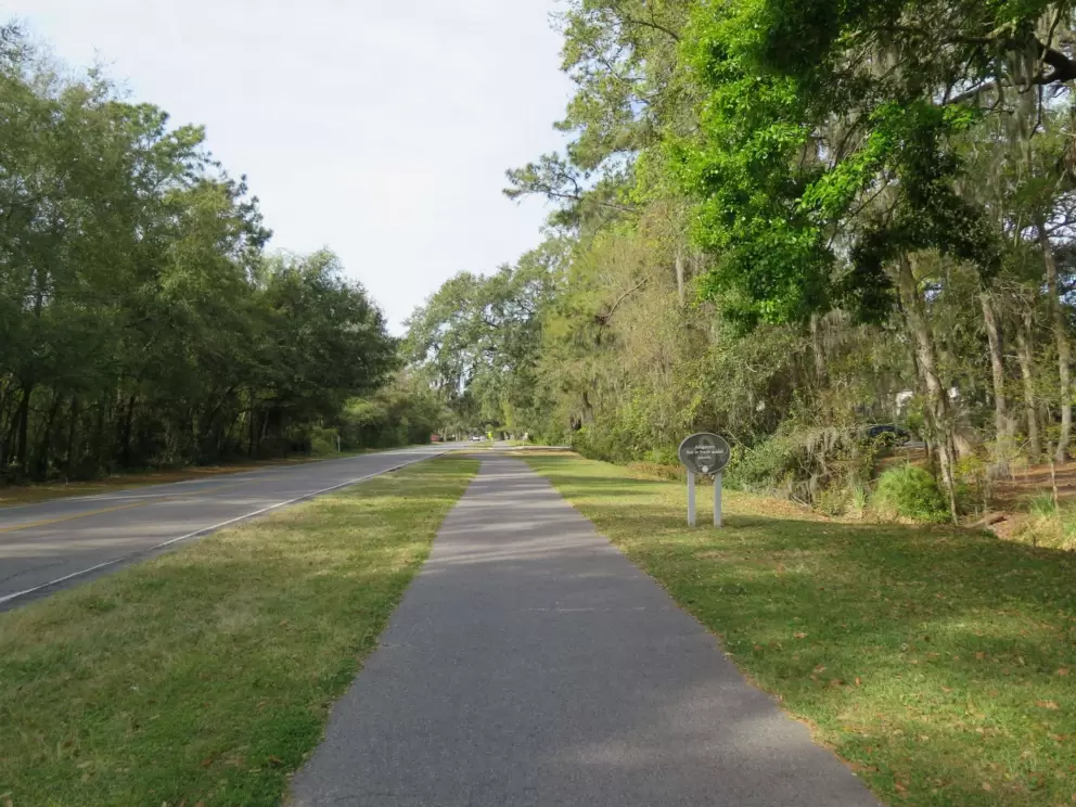 Bike path along Cordillo Parkway.