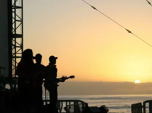 Favorite local band, FreeSound, playing before the movie at Sunset On The Beach.