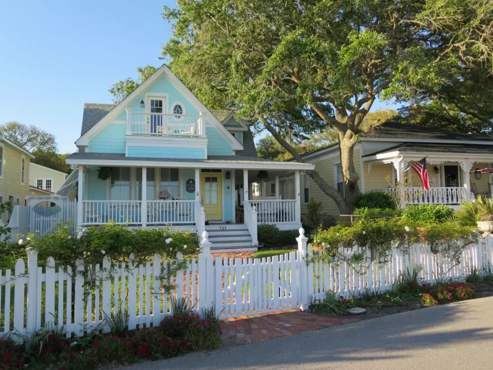 I love this house along Brunswick Street! John W. McKeithan House. 