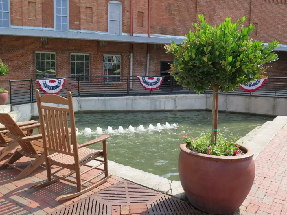Bubbling fountain.