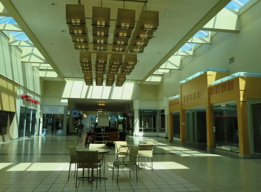 University Place Indoor Mall, Chapel Hill