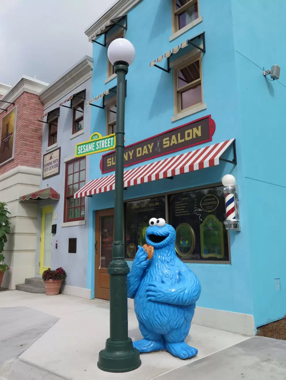Cookie Monster! Sesame Street Land is amazing!