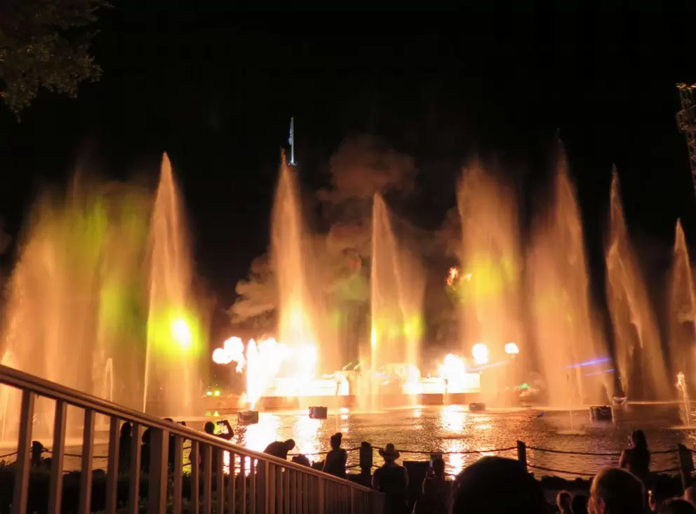 Amazing fireballs and fountains.