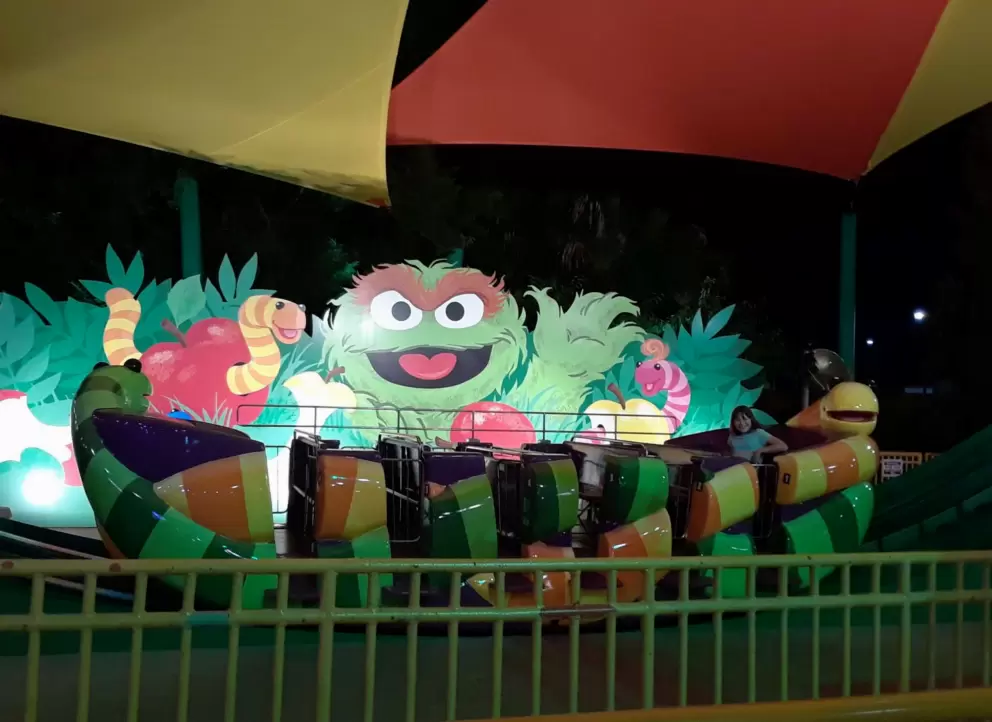 Slimey Slider, an Oscar the Grouch ride!