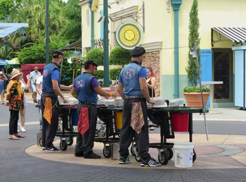 Groove Chefs play kitchen items as drums.
