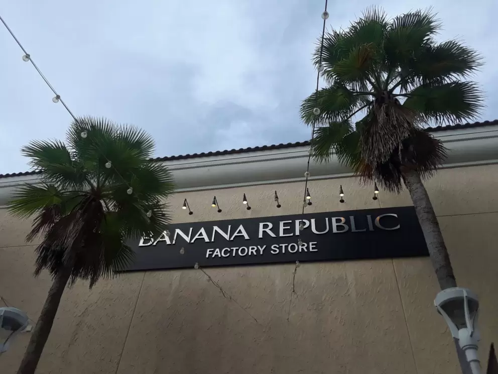 Banana Republic Outlet.