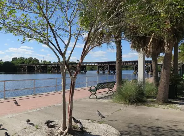 Bench at the water.