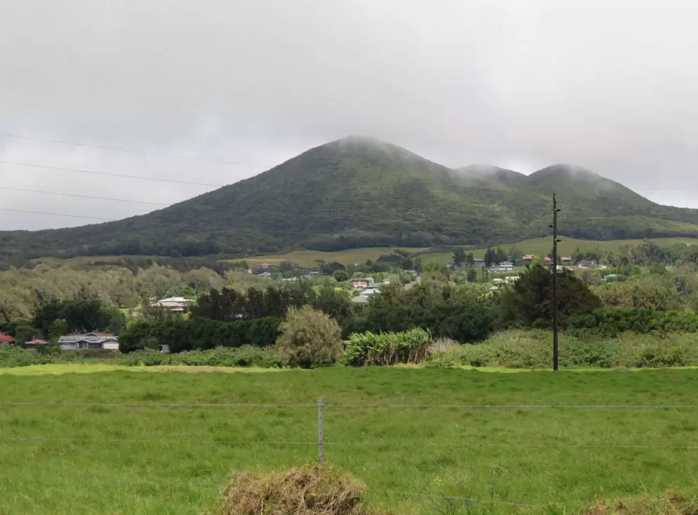 Green hills, as seen from Mana Road.