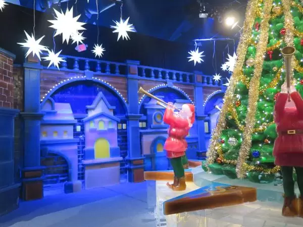 This is a pretty section. Three cheers for Christmas!
