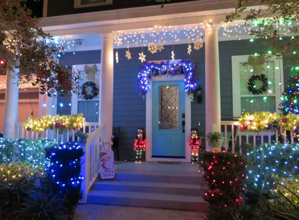 Snowflakes and twinkling lights.
