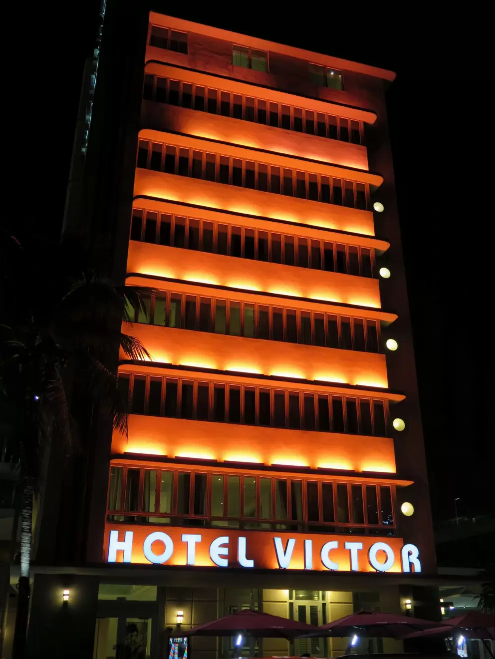 Hotel Victor and its neon lights.