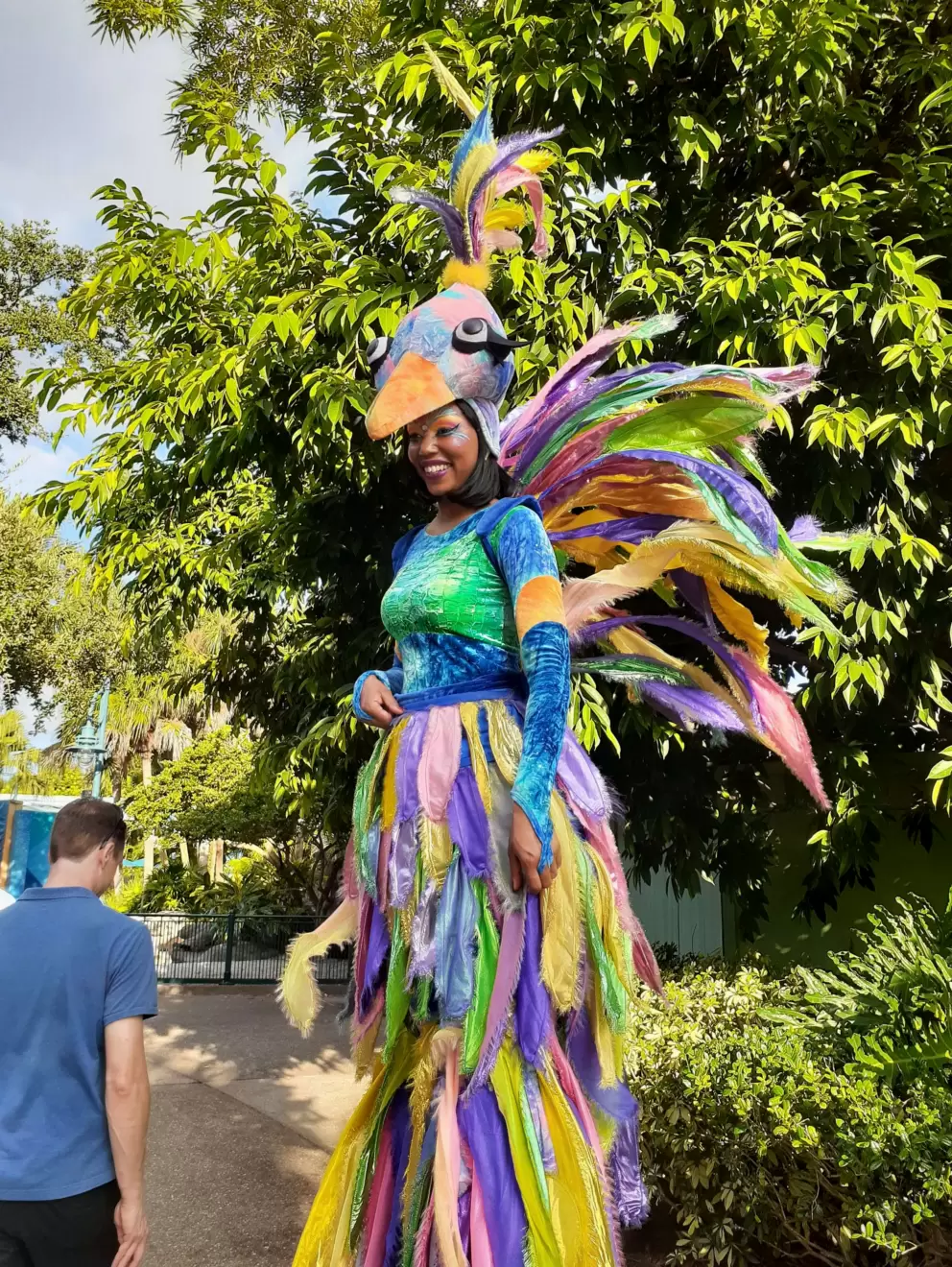 A lady on stilts!