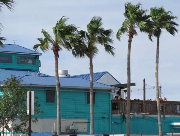 Fishlips has a balcony high up over the water!