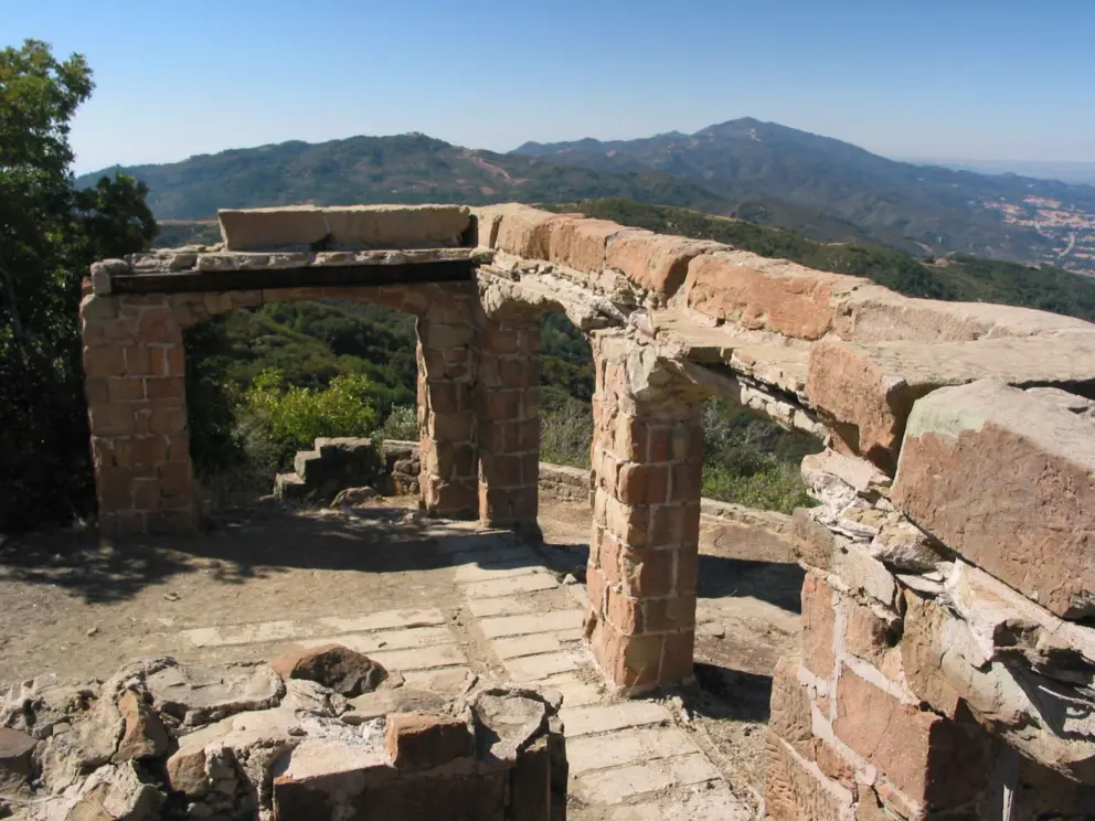 The main room where George Owen Knapp and his family must have savored the view. 