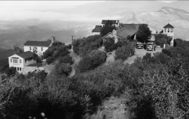 The original castle. From www.georgeowenknapp.com. See the biography "George Owen Knapp, A Splendid Secret" by Benjamin R. Taylor. 