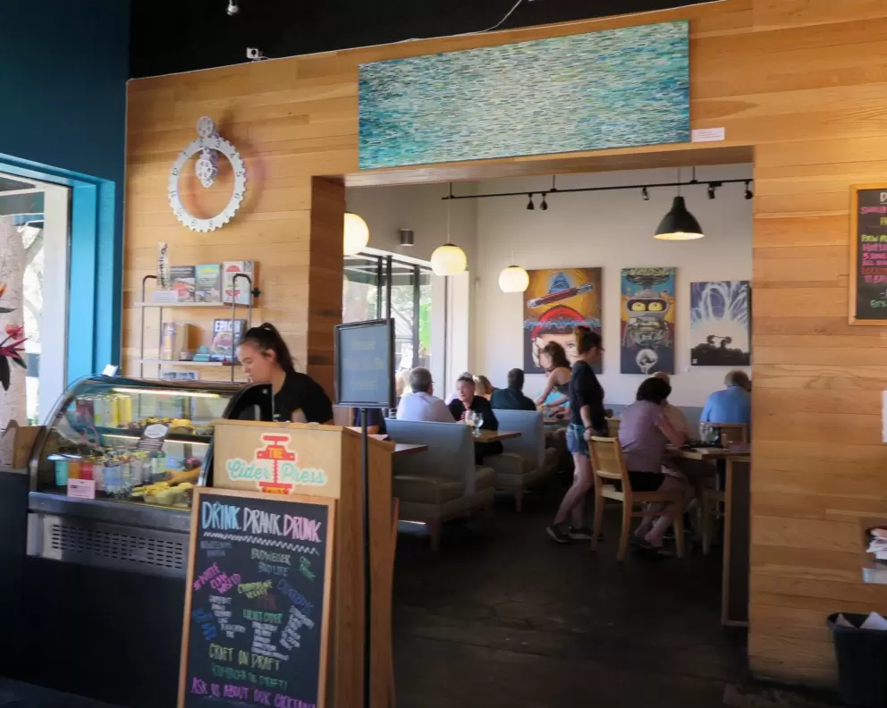 The attractive decor in Cider Press Cafe.