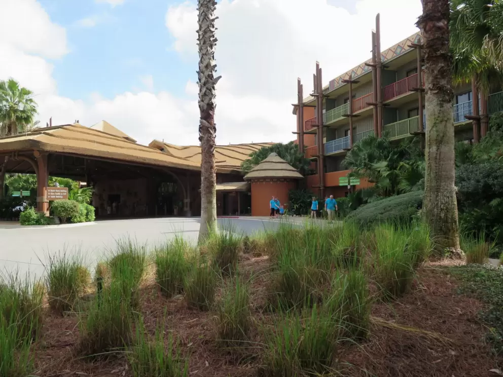 The entrance to Kidani Villas, with its thatched roof.