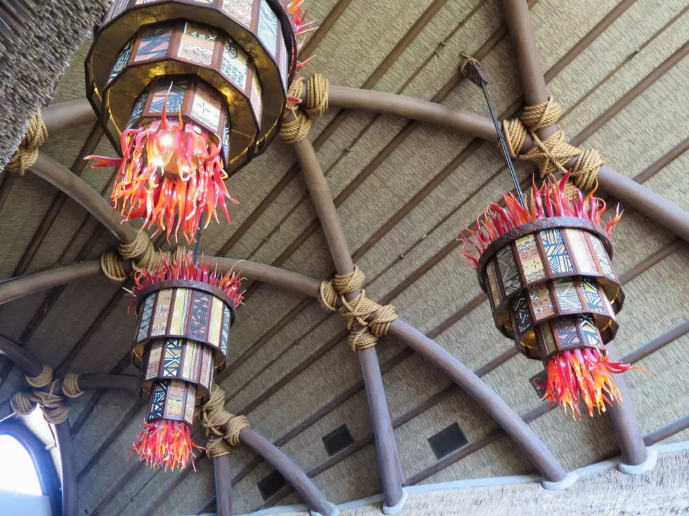 African chandeliers in Kidani Villas lobby.