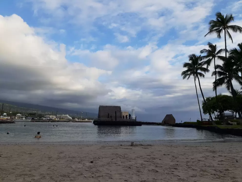 Hei'au in the middle of the ocean, at Kamakahonu Beach.