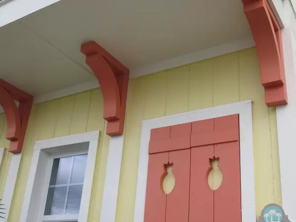 Red braces and shutters.