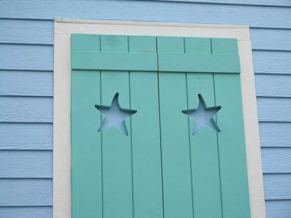 Starfish cutouts and wonderful colors!