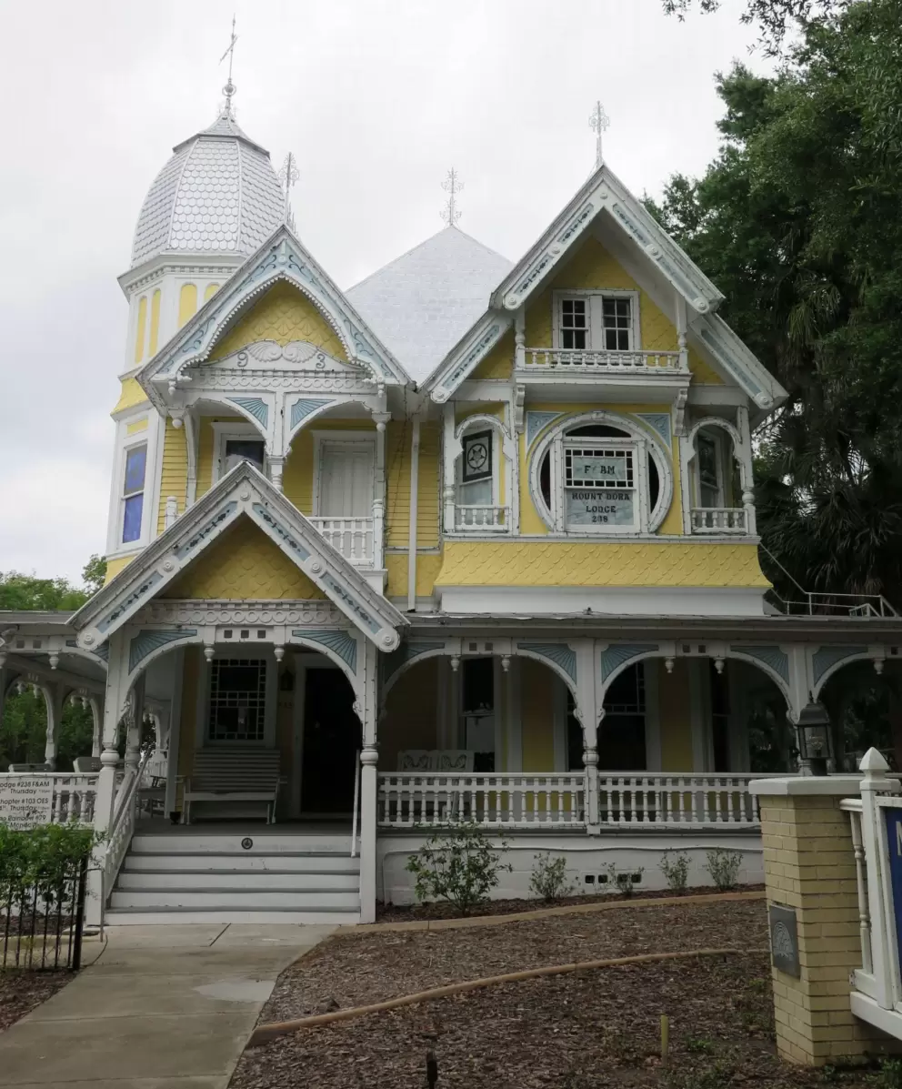 Donnelly House, a Queen Anne style house built in 1893. 