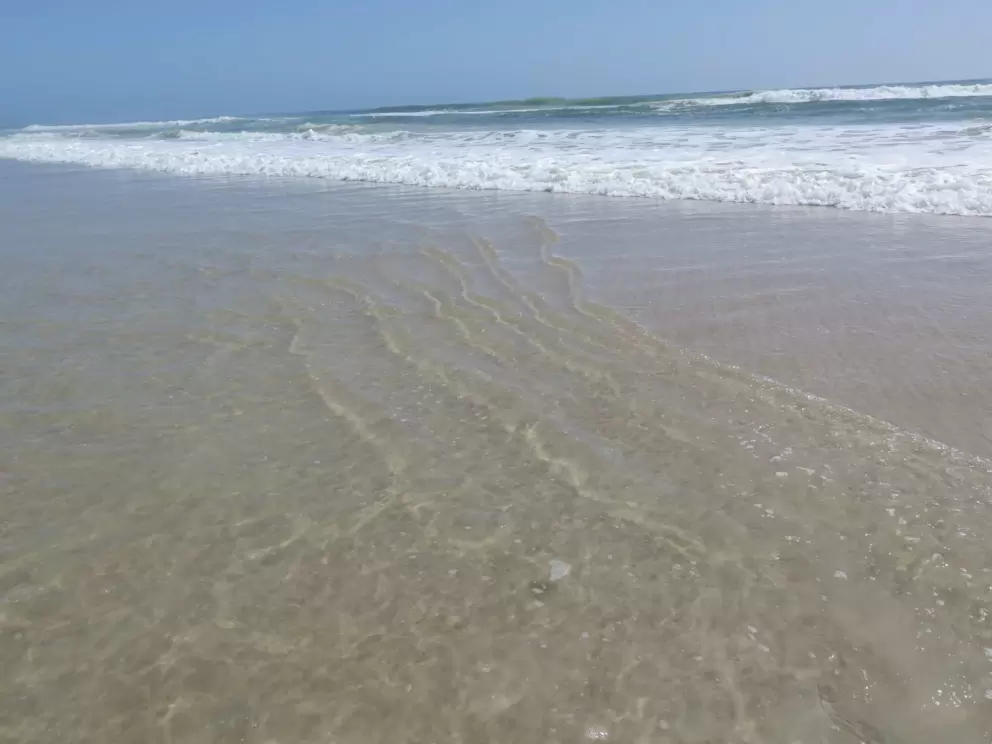 I love when waves are going in both directions and colliding!