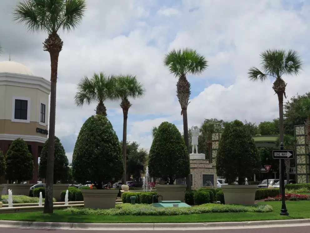 The roundabout is pretty.