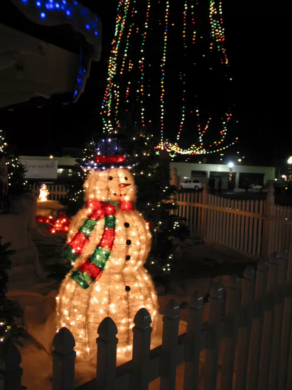 A happy Californian snowman!