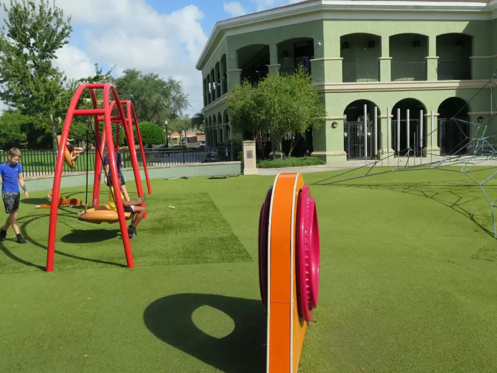 Swings and a circle to climb through.