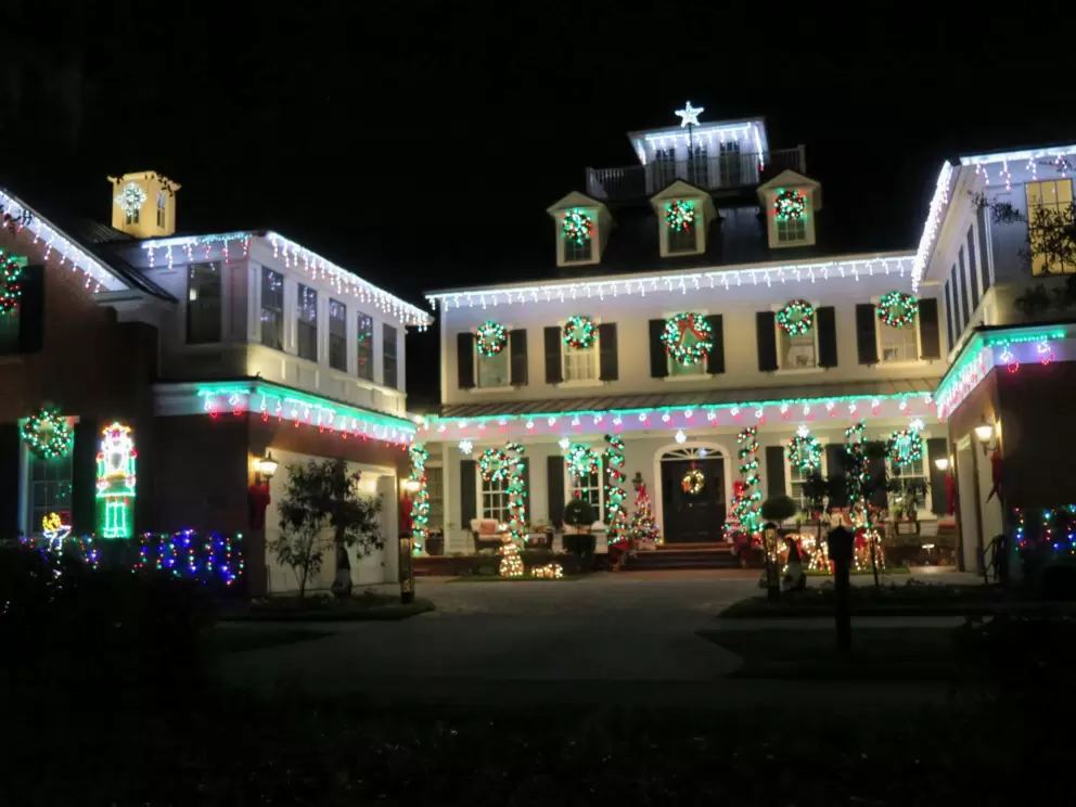 Golfpark Drive house at Christmastime.