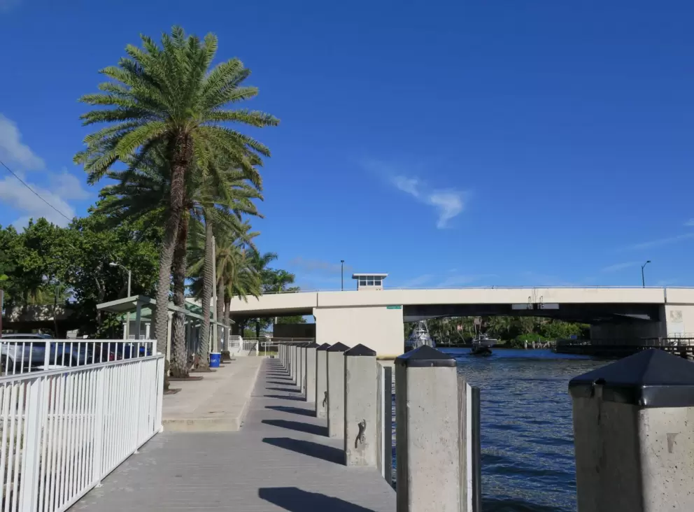 The short walkway along the water.