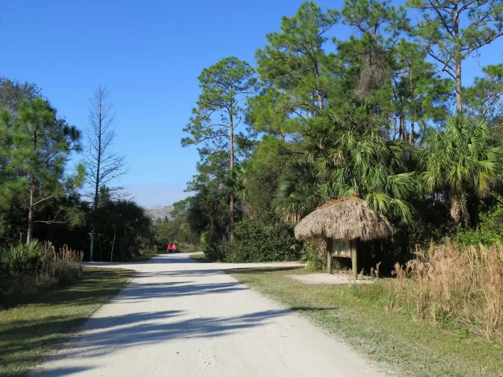 Information hut along the wide path.