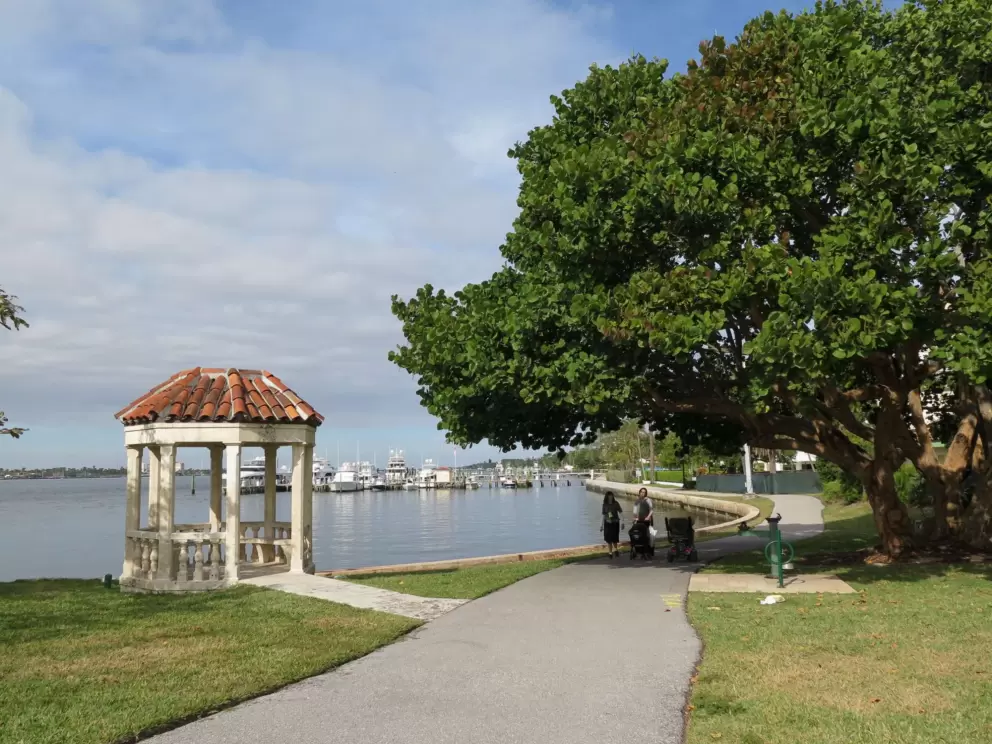 Gazebo on the south end of the trail, by Sunset Park and the Flagler Memorial Bridge.