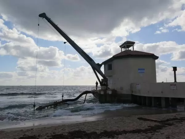 The sand dredging equipment.