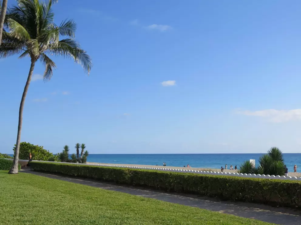 Beautiful day along Ocean Blvd.
